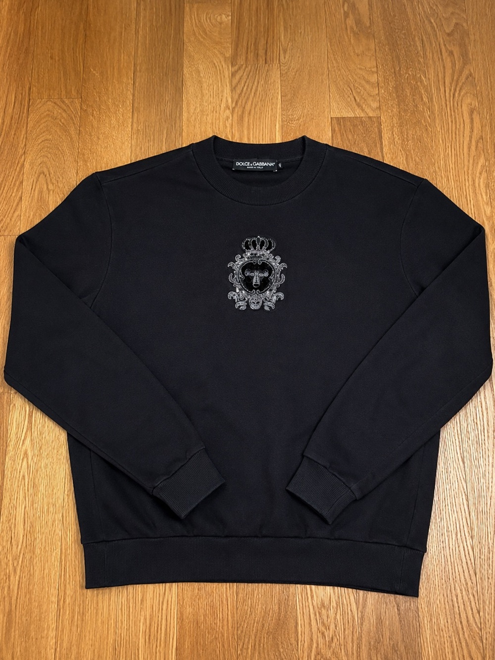Dolce & Gabbana 3D Bee Embellished Crewneck 🔥